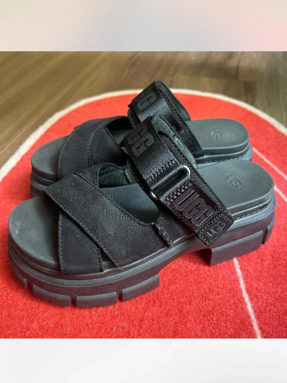 UGG Ashton slide sandal size us women’s 6